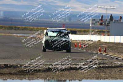 media/Nov-16-2025-CalClub SCCA (Sun) [[2975c16dfc]]/Group 6/Turn 1/